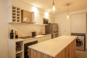 Comfort Studio, Balcony, City View | Private kitchen | Microwave, oven, stovetop, coffee/tea maker