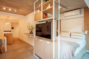 Comfort Studio, Balcony, City View | Iron/ironing board, free WiFi, bed sheets - Live New & Modern ApartmentRecoleta B12 (Buenos Aires)