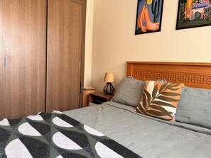 2 bedrooms, desk, free WiFi, bed sheets