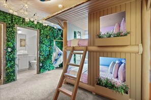 10 bedrooms, iron/ironing board, WiFi, bed sheets