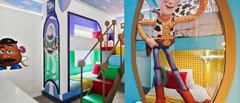 10 bedrooms, travel crib, WiFi, bed sheets