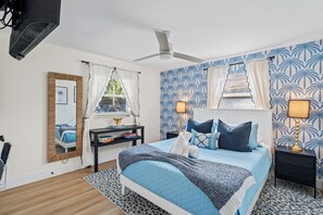 5 habitaciones, tabla de planchar con plancha y cuna de viaje 