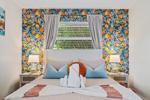 5 habitaciones, tabla de planchar con plancha y cuna de viaje 