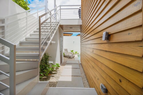 Playa del Coco Pool Home—Walk to Beach & Strip