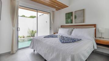2 bedrooms, in-room safe, iron/ironing board, free WiFi