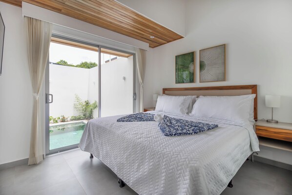 2 chambres, coffre-fort, fer et planche à repasser