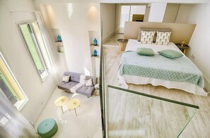 1 slaapkamer, een strijkplank/strijkijzer, wifi, beddengoed