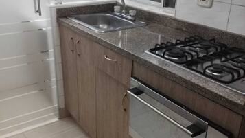 Oven, toaster, cookware/dishes/utensils