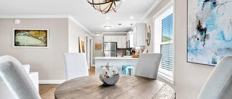 Kondominium, Beberapa Tempat Tidur (Beachside Villas 214) | Tempat makan