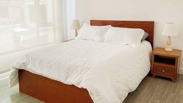 2 habitaciones, tabla de planchar con plancha, wifi y ropa de cama