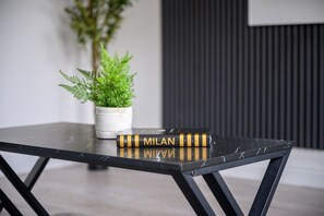 Interior - The Gallery House - Modern 2BR Stay - Sleeps 5 (Greater Manchester)