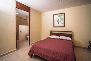 1 Schlafzimmer, BĂŒgeleisen/BĂŒgelbrett, WLAN, BettwĂ€sche