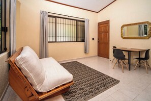 TV, offices - Private 1-Bedroom Suite in Cancún with Living Area (Cancún)