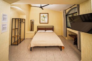 1 chambre, fer et planche à repasser, Wi-Fi, draps fournis