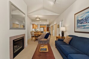 Smart-tv och eldstad