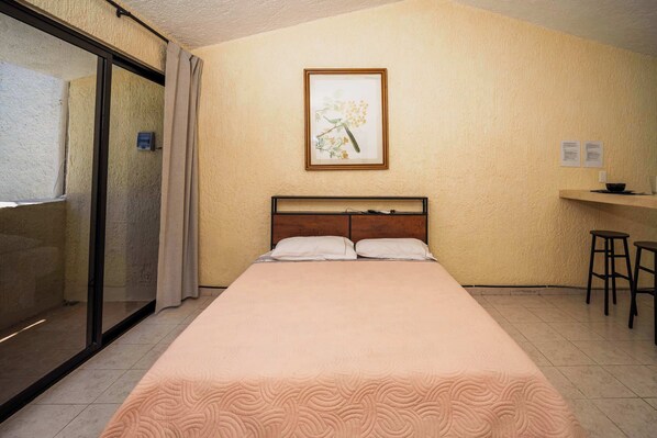 1 bedroom, desk, iron/ironing board, WiFi
