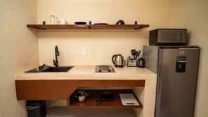 Coffee/tea maker, fridge, microwave, electric kettle