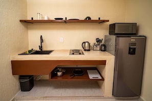 Fridge, microwave, coffee/tea maker, electric kettle