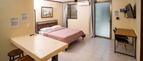 1 Schlafzimmer, Schreibtisch, Bügeleisen/Bügelbrett, WLAN
