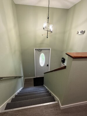 Interior - Fresh & Thrilling Apartment (Cedar Rapids)