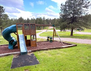 Children's area - Cozy Cabin with AC, heating, hot tub, at Painted Buffalo Resorts (Hermosa)