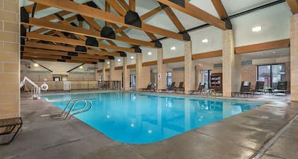 Wordmark W. Yellowstone Resort close to West Gate. Available 2-9 July 26.