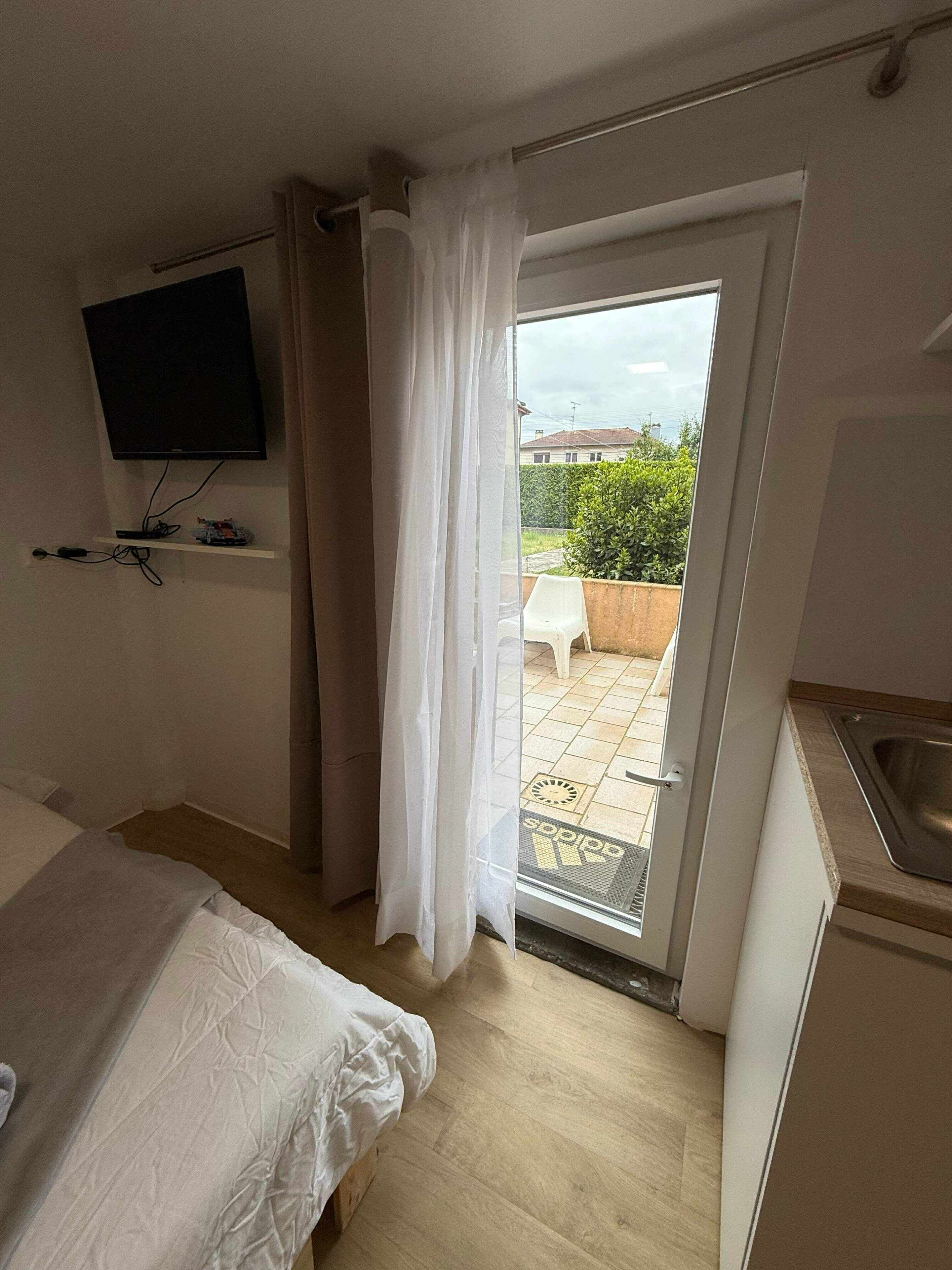 1 dormitorio, tabla de planchar con plancha, wifi gratis y ropa de cama