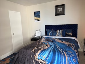 1 habitación, escritorio, tabla de planchar con plancha y wifi gratis