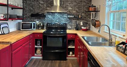 Peaceful Pet-Friendly Cottage
