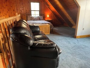 2 bedrooms, iron/ironing board, travel cot, free WiFi