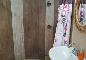 Hårtork och handdukar