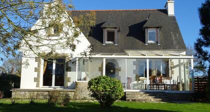 Holiday Home in Trelevern Near Pink Granite Coast