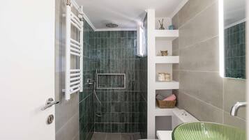 House | 1 bilik tidur, meja