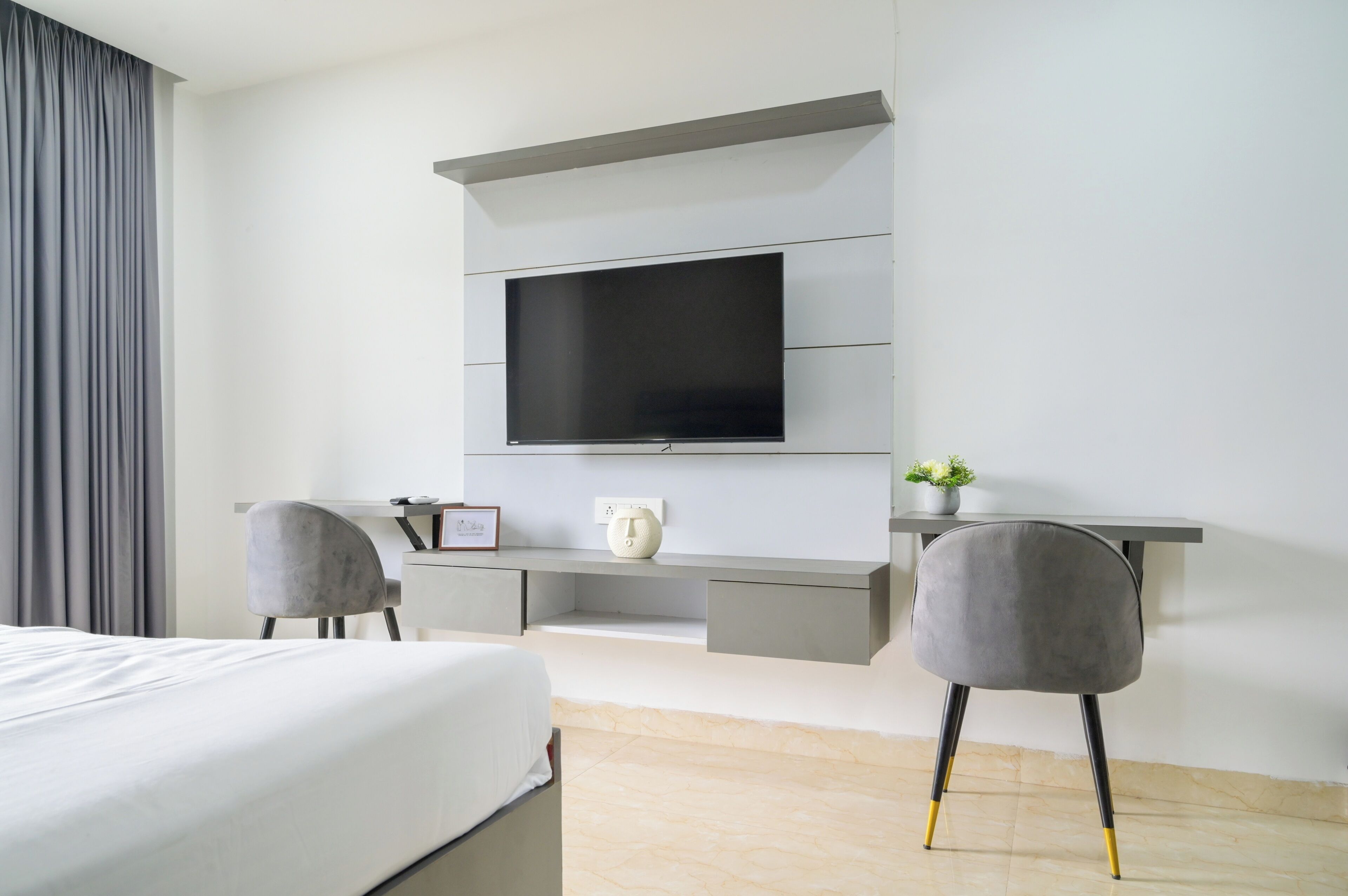 Studio, City View | In-room safe, desk, laptop workspace, blackout curtains