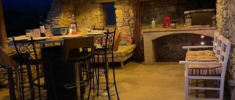 Outdoor dining