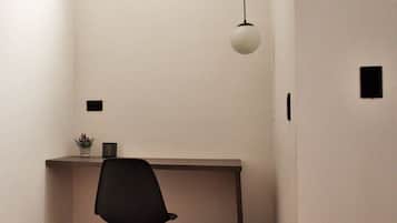 Comfort Double Room | Desk, laptop workspace, iron/ironing board, free WiFi