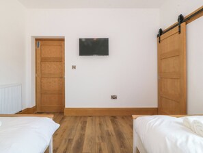 3 bedrooms, individually decorated, individually furnished, free WiFi - Morawelon (Pentraeth)