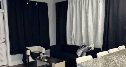 Stylish City Stay – 2BR Condo in the Heart of Atlanta
