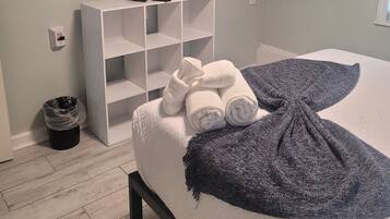 7 chambres, fer et planche à repasser, lit parapluie, Wi-Fi gratuit