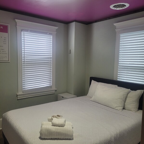 7 chambres, fer et planche à repasser, Wi-Fi, draps fournis