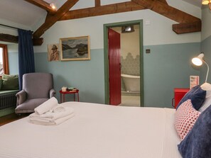 6 عدّة غرف نوم وبديكورات فريدة لكل غرفة وطراز فريد لكل وحدة