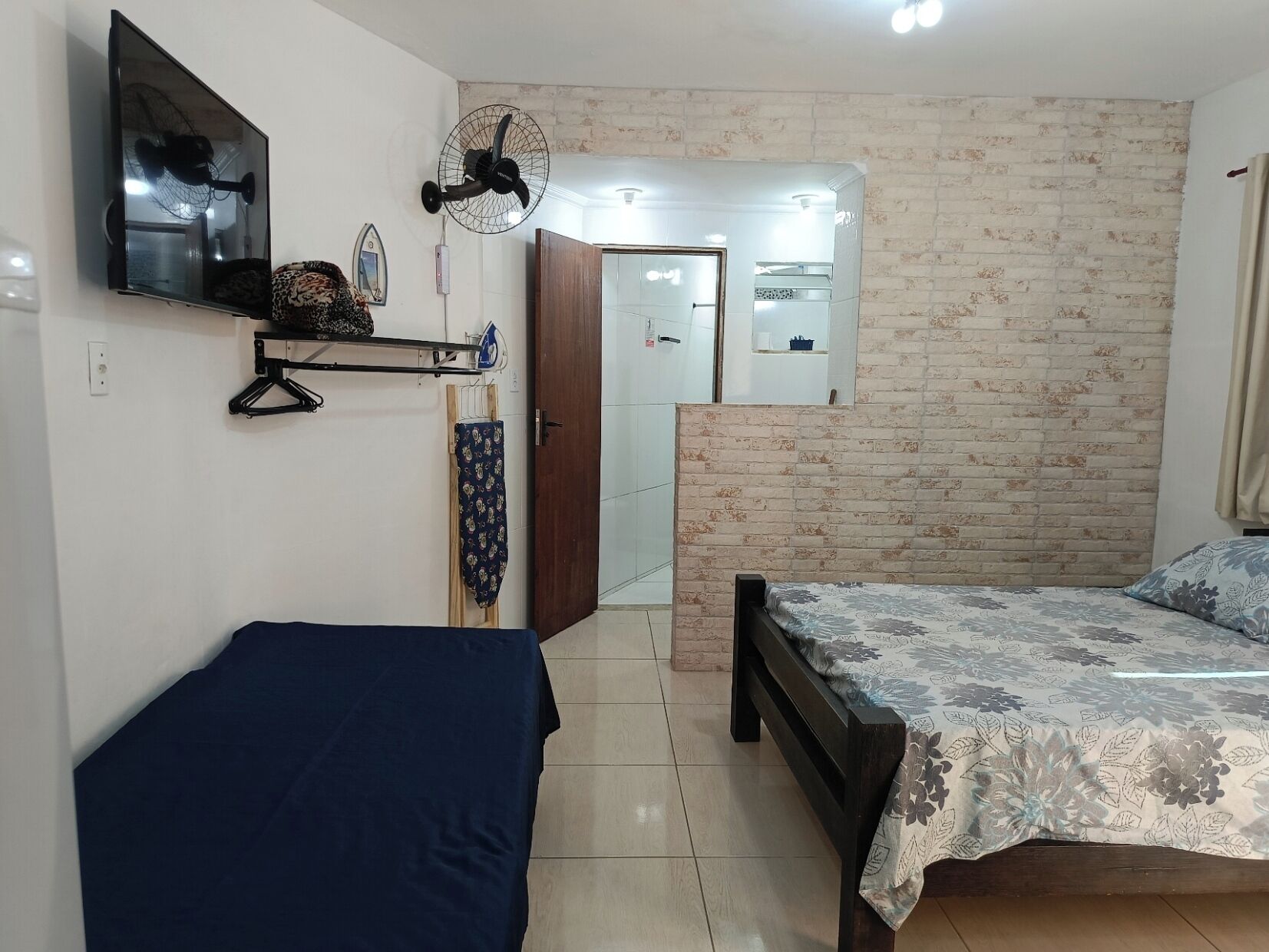 1 bedroom, desk, laptop workspace, free WiFi