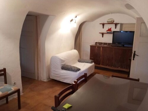 Beautiful apartment in Mylopotamos – great value!