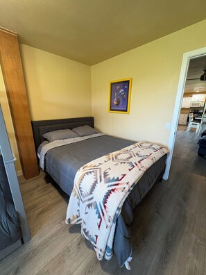 3 Schlafzimmer, Reisekinderbett, kostenloses WLAN, Bettwäsche