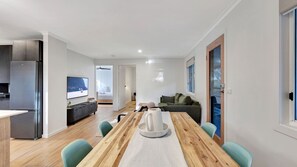 Dining - Punkah Junction Country Getaway (Porepunkah)