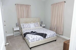 2 室のベッドルーム、アイロン / アイロン台、WiFi、ベッドシーツ