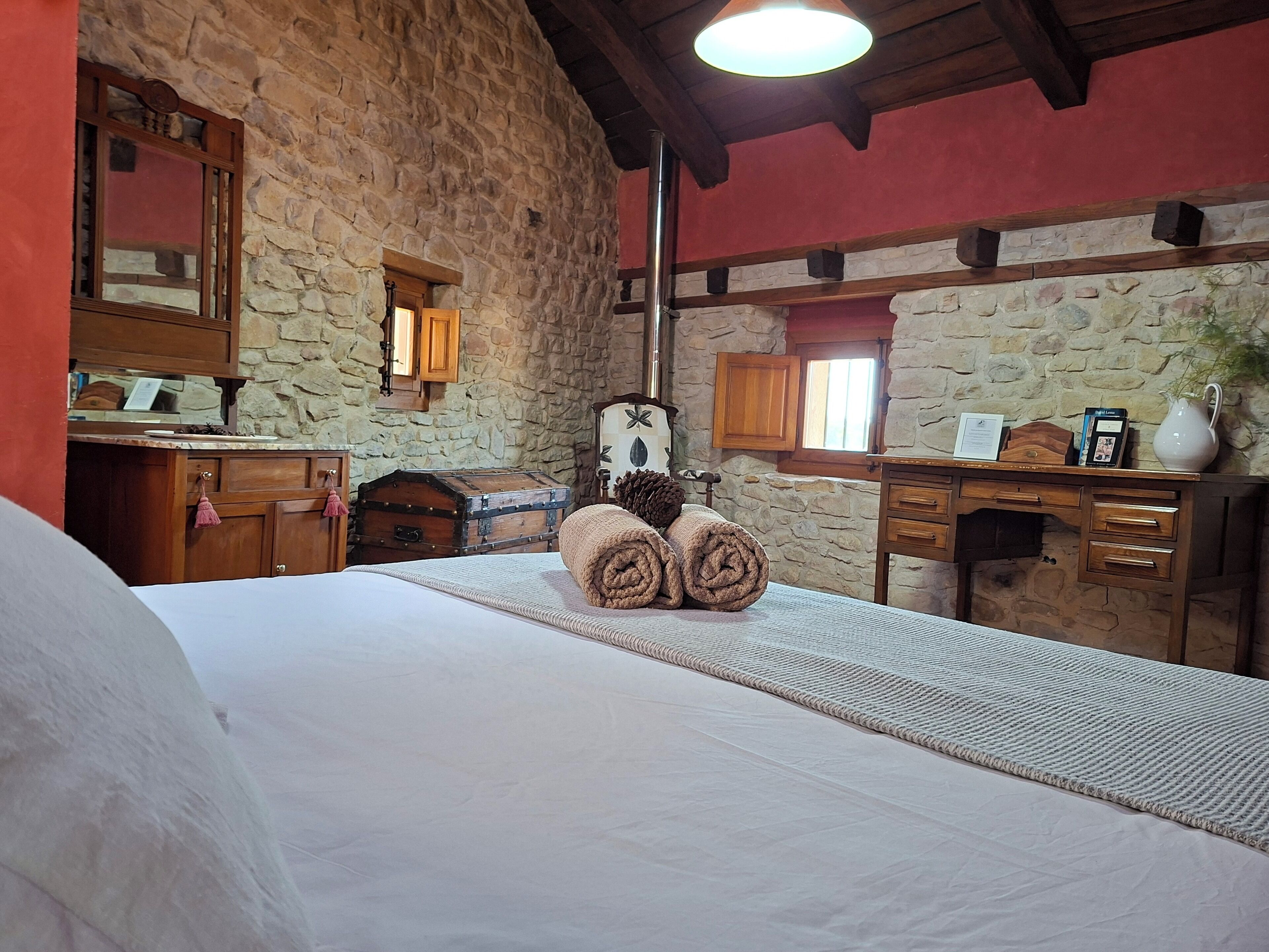 4 soverom, strykejern/-brett, wi-fi (inkludert) og sengetøy