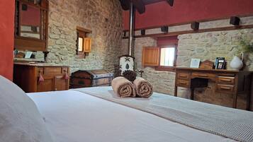 4 soverom, strykejern/-brett, wi-fi (inkludert) og sengetøy