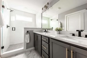 Douche, séchoir à cheveux