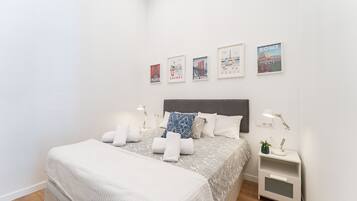 1 slaapkamer, een strijkplank/strijkijzer, gratis wifi, beddengoed